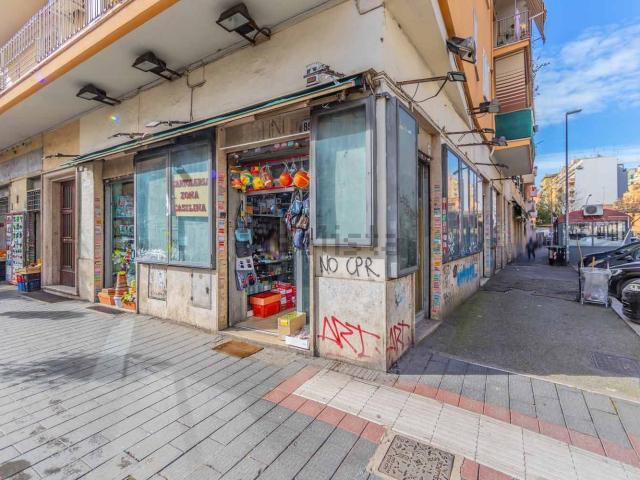 Locale in vendita di 190 m² in Via di Acqua Bullicante, 80