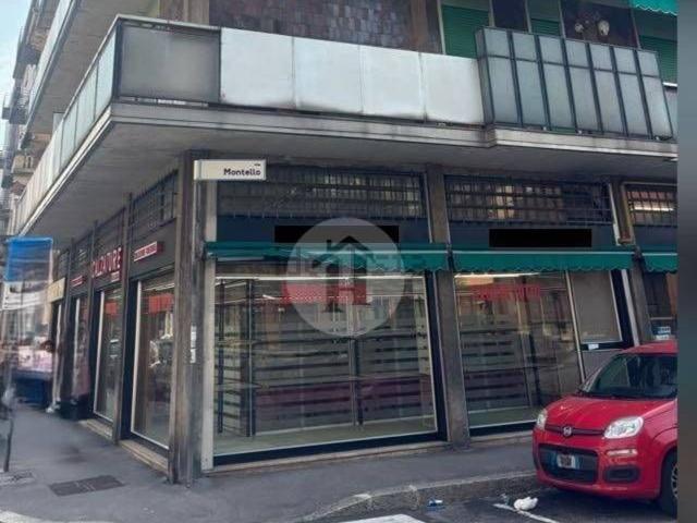 Locale in vendita di 190 m² in Via Fratelli Bandiera, 97