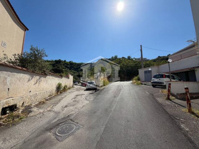 Locale in vendita di 190 m² in Via Pisciarelli, 126