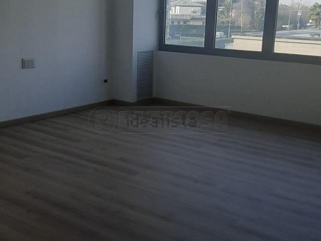 Locale in vendita di 190 m² in Via Vicenza