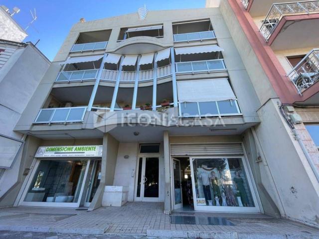 Locale in vendita di 190 m² in Piazza Giuseppe Garibaldi