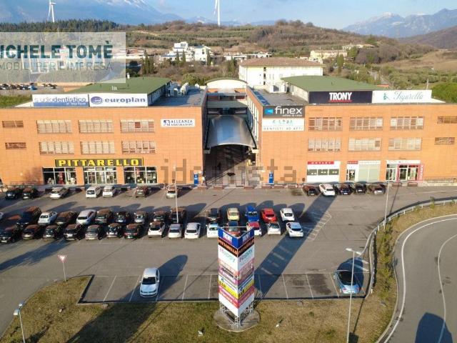 Locale in vendita di 190 m² in Strada Regionale 450