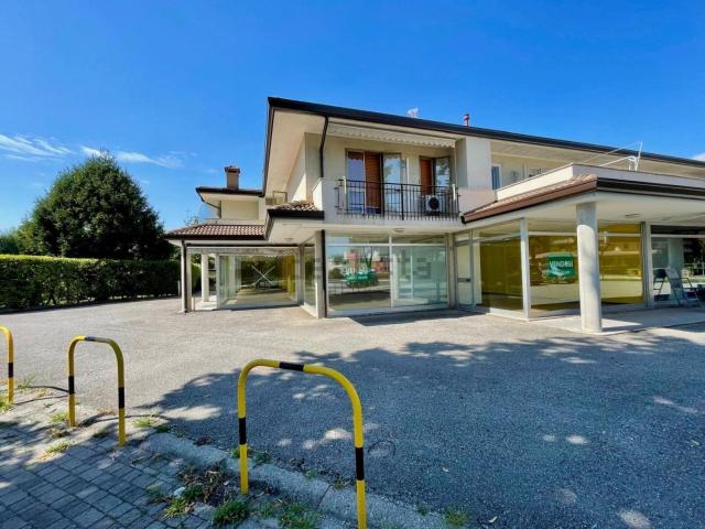 Locale in vendita di 192 m²