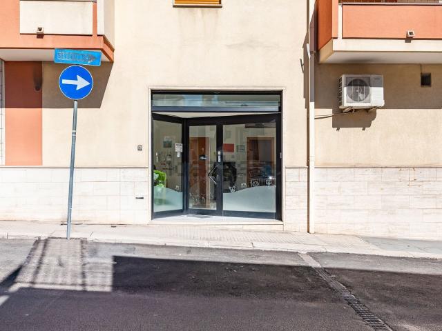 Locale in vendita di 192 m² in Via S. Anna, 55
