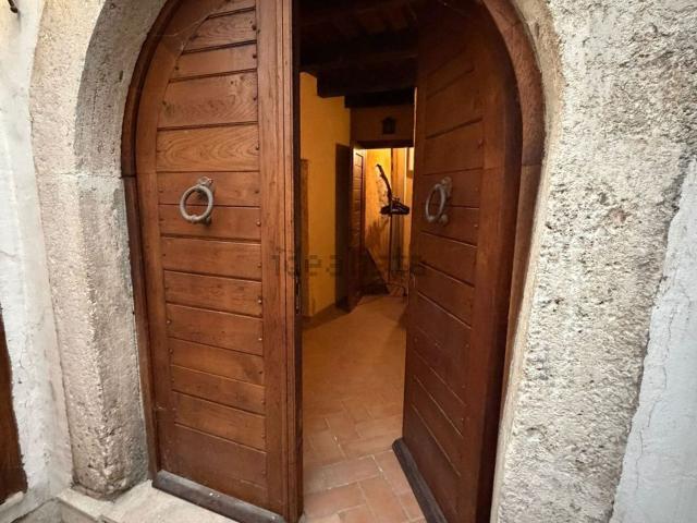 Locale in vendita di 192 m² in Via San Valerio, 29
