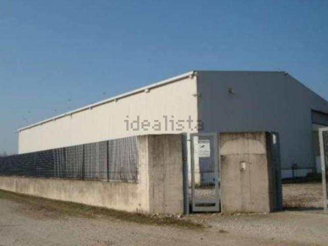 Locale in vendita di 195 m² in Strada La Rizza