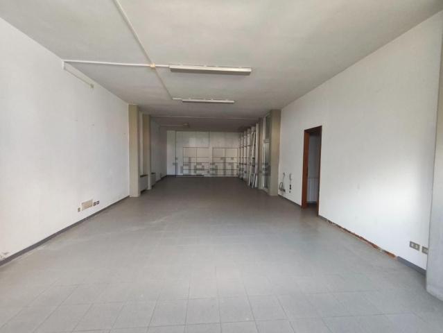 Locale in vendita di 194 m² in Via Matteo Civitali
