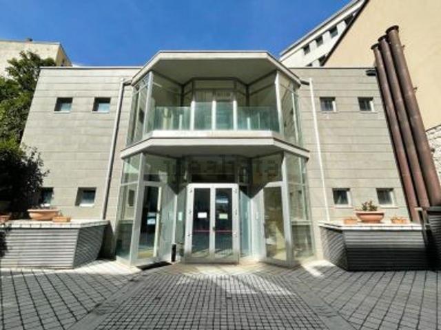 Locale in vendita di 194 m² in Via Umberto I, 53