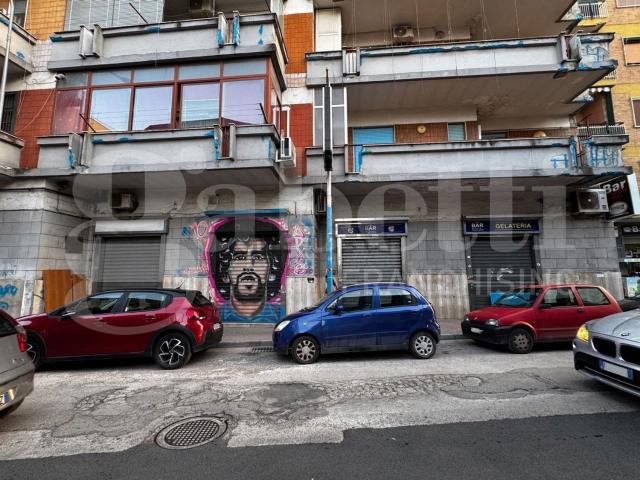Locale in vendita di 195 m² in Via Galileo Galilei, 78
