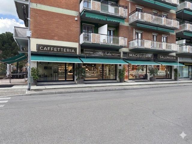 Locale in vendita di 195 m² in Via Luigi Prina, 23