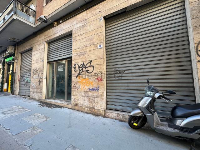 Locale in vendita di 195 m² in Via Matteo Renato Imbriani, 66