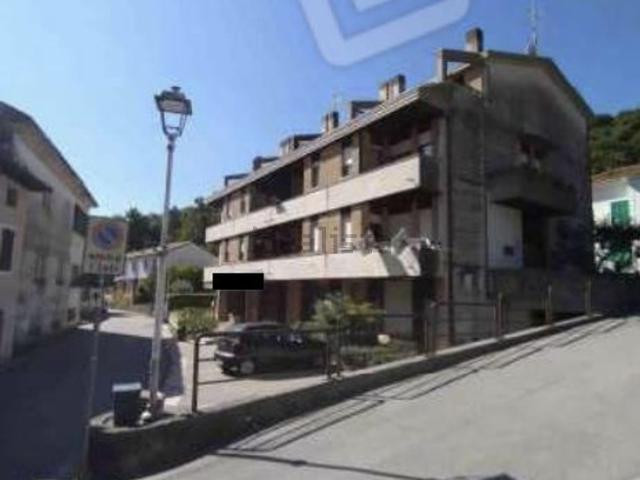 Locale in vendita di 195 m² in Via Rujo, 30