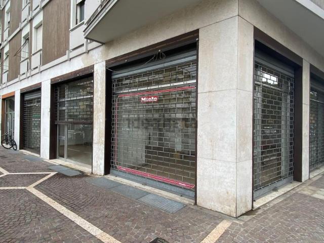 Locale in vendita di 196 m²