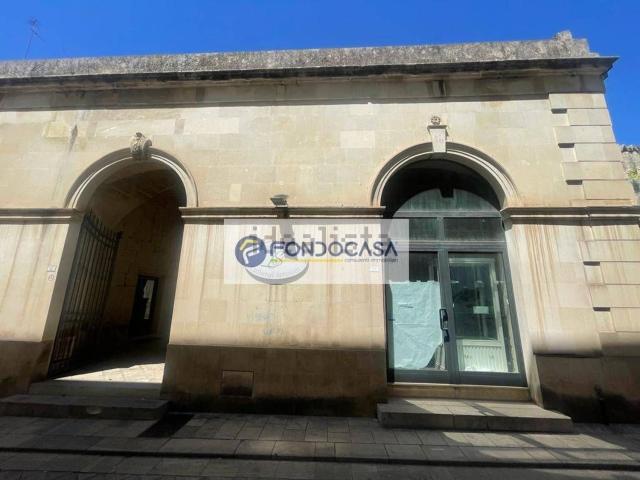 Locale in vendita di 196 m² in Via Ospedale, 20