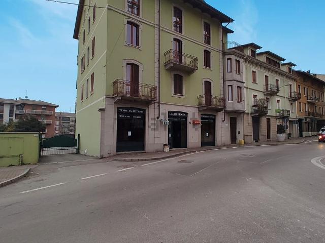 Locale in vendita di 196 m² in Via Martiri della libertà, 39