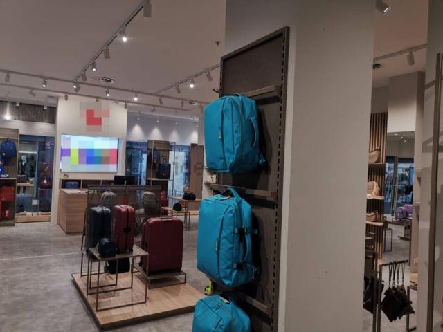 Locale in vendita di 196 m² in Via Rocco Bormioli, 33