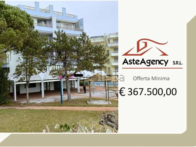 Locale in vendita di 197 m² in Viale Italia, 14