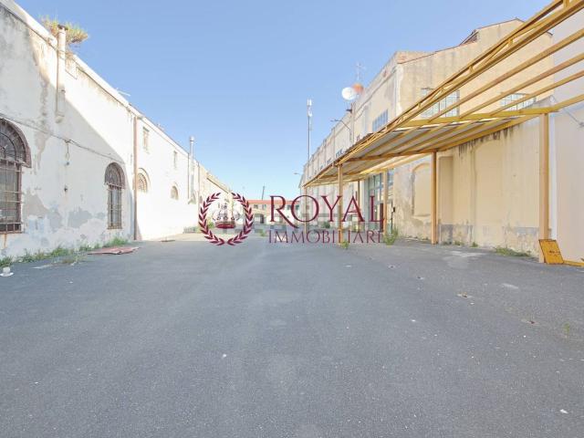 Locale in vendita di 1982 m² in Via Marco Mastacchi