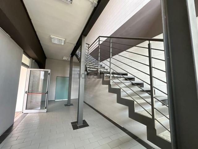 Locale in vendita di 198 m² in Via Quintino Sella, 28