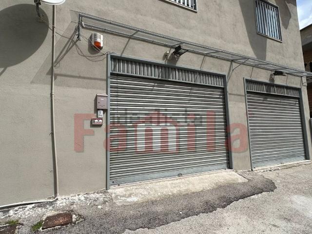 Locale in vendita di 199 m² in Via della Libertà, 55