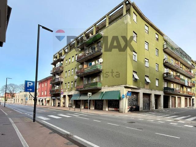 Locale in vendita di 199 m² in Via Milano, 114