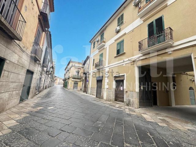 Locale in vendita di 19 m² in Via Anfiteatro, 27