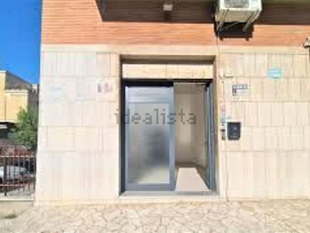 Locale in vendita di 19 m² in Via Brigata Partigiana Ugo Muccini, 57