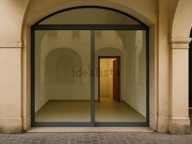 Locale in vendita di 23 m² in Via Antonio Tolomei, 24