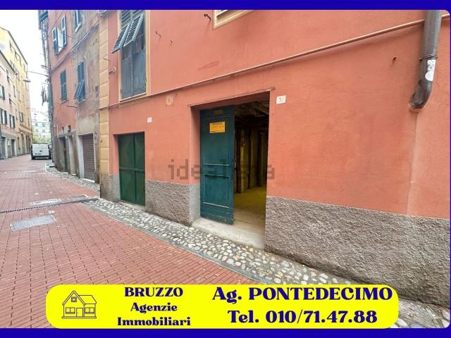 Locale in vendita di 23 m² in Via Beata Chiara, 31
