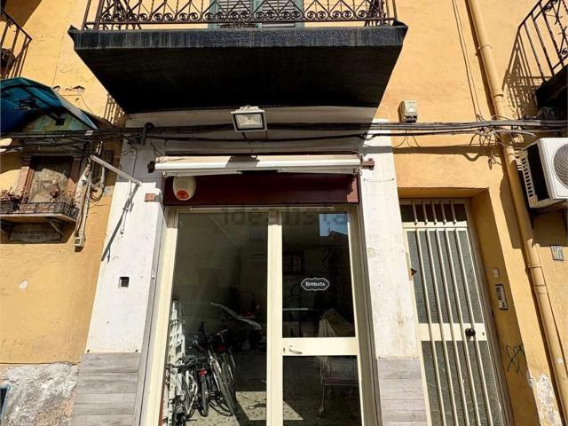 Locale in vendita di 23 m² in Via Cipressi, 89