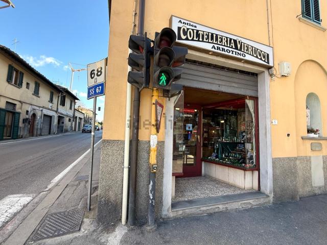 Locale in vendita di 23 m² in Via Leon Battista Alberti, 1