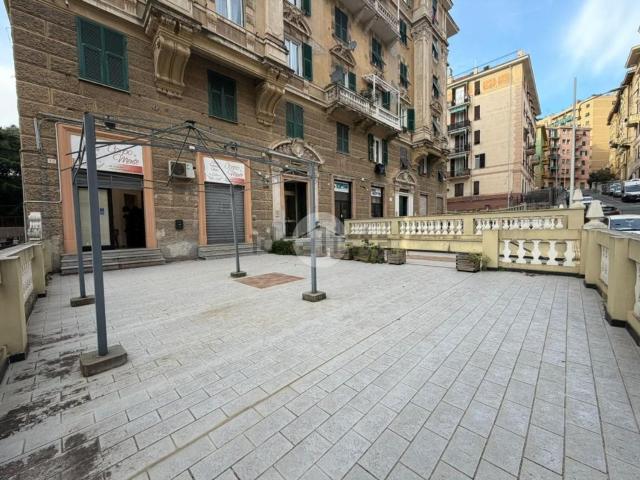 Locale in vendita di 23 m² in Via Marina di Robilant