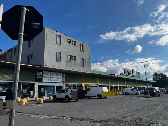 Locale in vendita di 2004 m²
