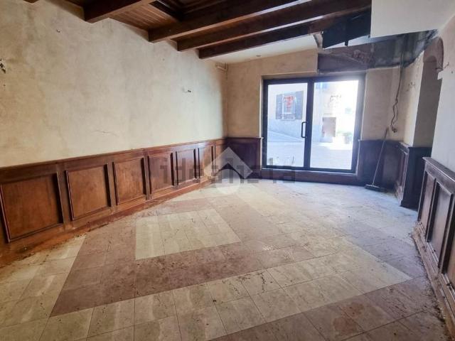 Locale in vendita di 200 m²