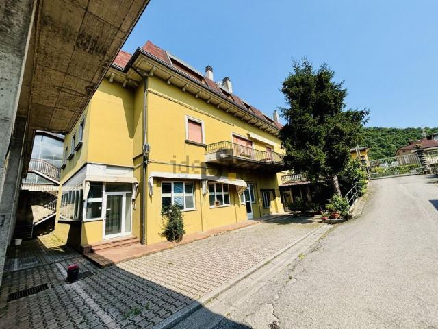 Locale in vendita di 200 m²