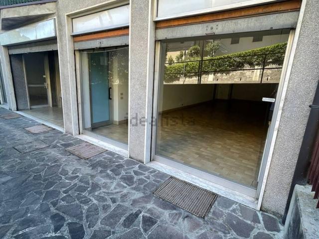 Locale in vendita di 200 m²