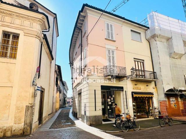 Locale in vendita di 200 m²