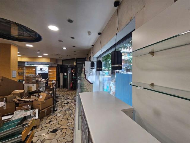 Locale in vendita di 200 m²