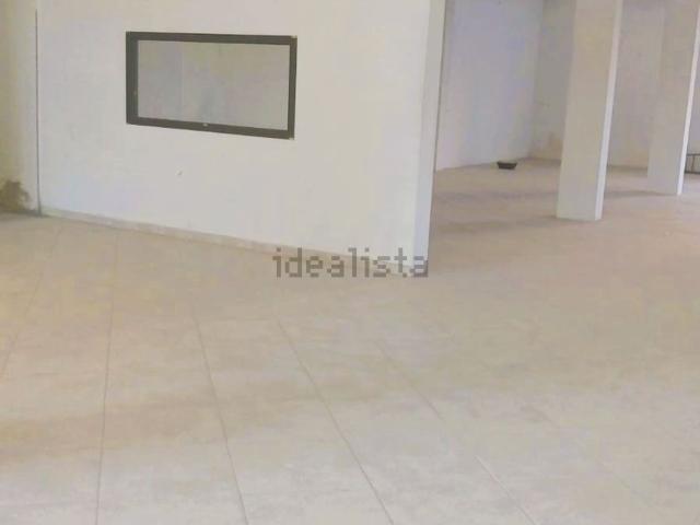 Locale in vendita di 200 m²