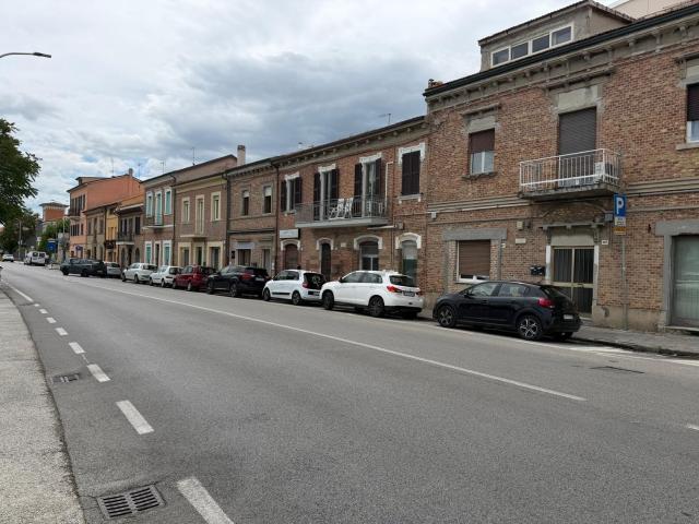 Locale in vendita di 200 m²