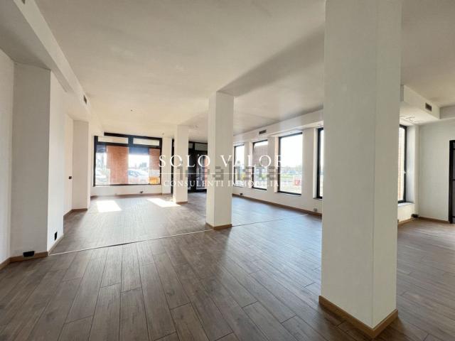 Locale in vendita di 200 m²
