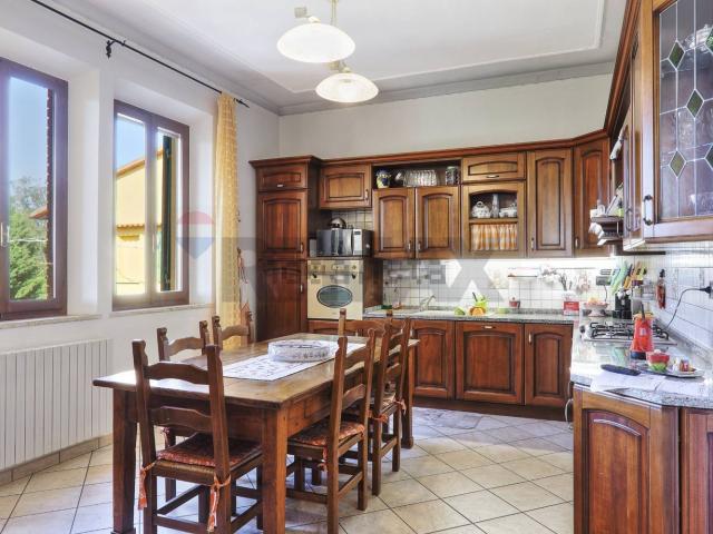 Locale in vendita di 200 m²