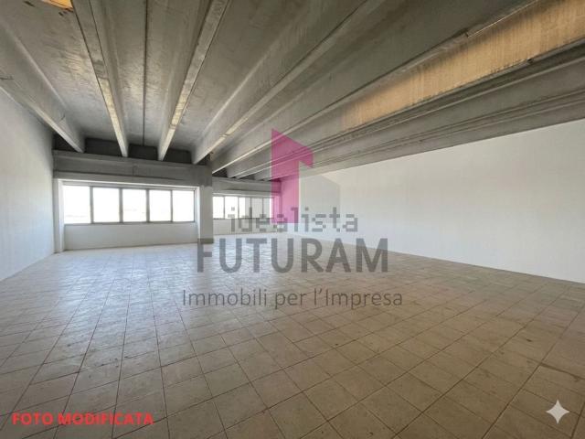 Locale in vendita di 200 m²