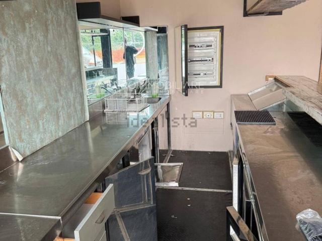 Locale in vendita di 200 m²