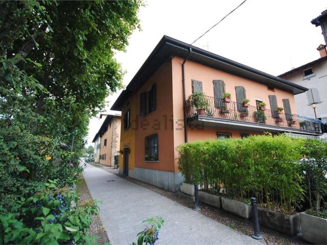 Locale in vendita di 200 m² in Via Campagnola, 8