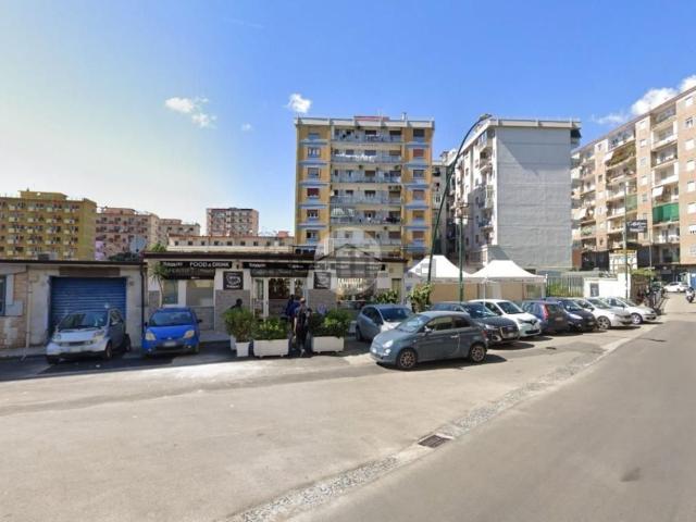 Locale in vendita di 200 m² in Via Campegna, 71