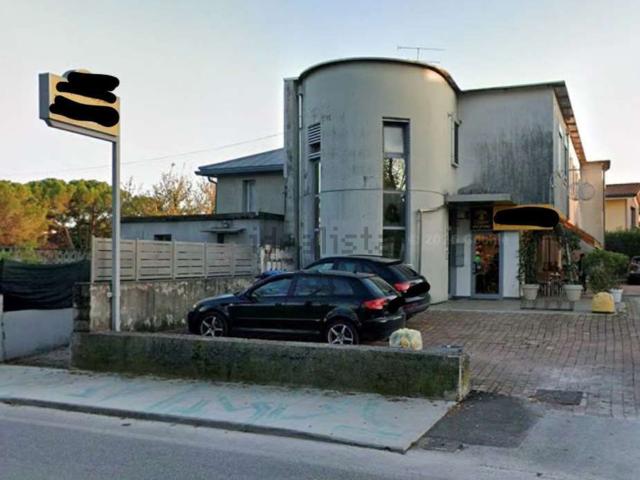 Locale in vendita di 200 m² in Via Cappuccini, 39