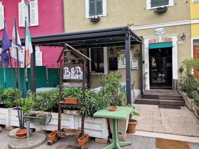 Locale in vendita di 200 m² in Via Cesare Battisti