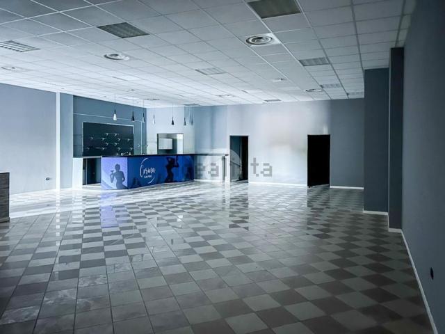 Locale in vendita di 200 m² in Via Circonvallazione