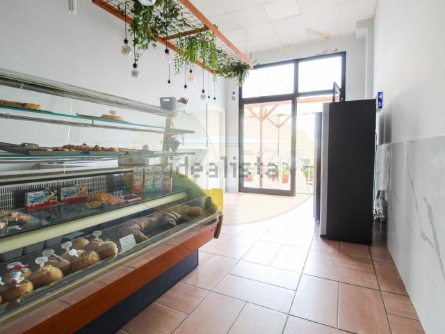 Locale in vendita di 200 m² in Via Antonio Amato, 20